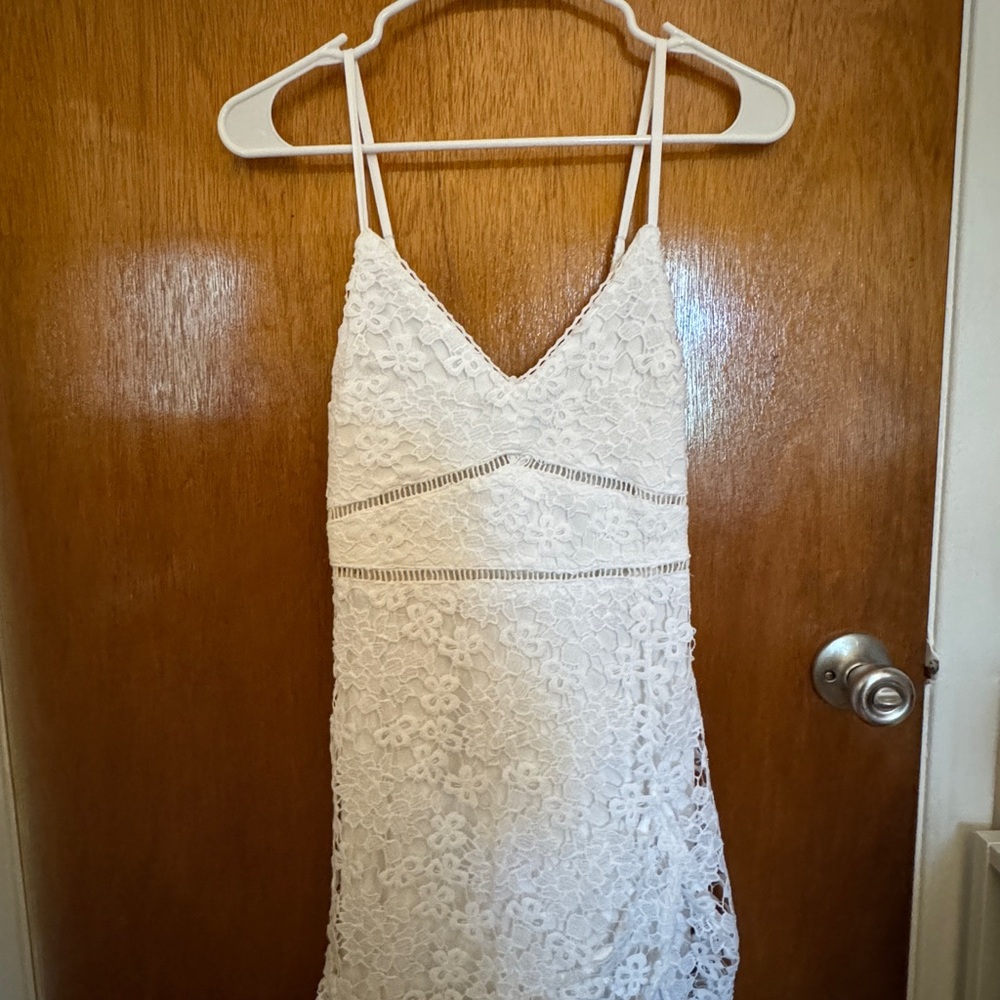 Abercrombie & Fitch Cream Lace Asymmetric Midi Dress